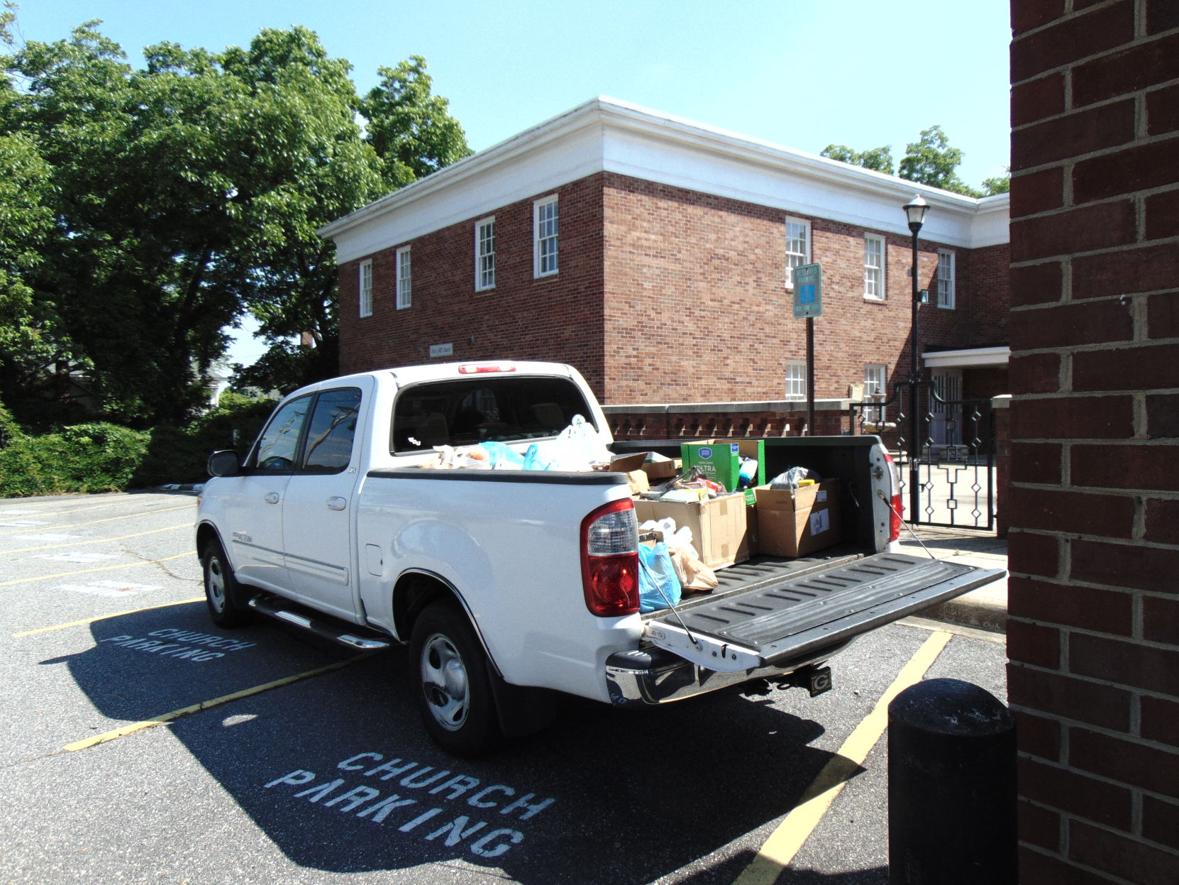Boy Scouts food drive (3).JPG
